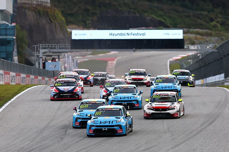 Björk and Ehrlacher annihilate the field in the final race