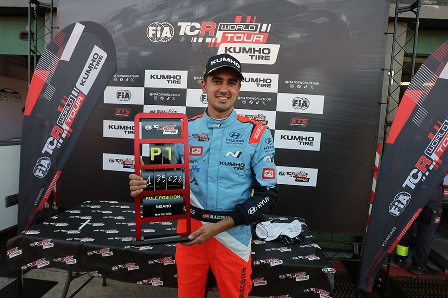 Azcona takes pole position ahead of teammate Michelisz