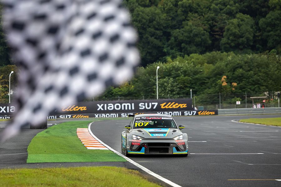 Aurélien Comte wins the tyre lottery for Race 2