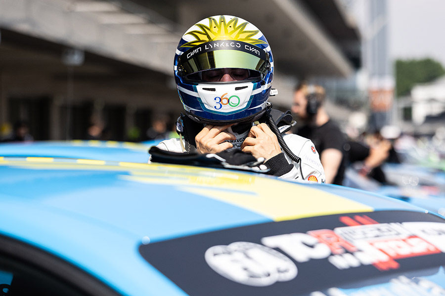 Thed Björk delighted with victory in the opening race