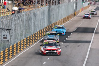Oriola and Urrutia put on a show in Macau Race 1