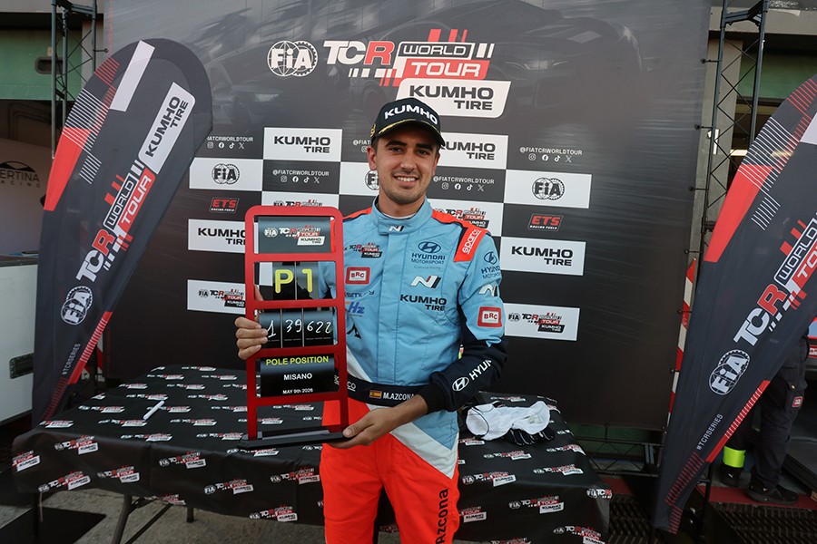 Azcona takes pole position ahead of teammate Michelisz