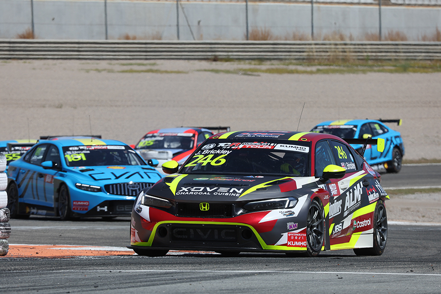Brickley looking for better luck after dramatic Valencia exit
