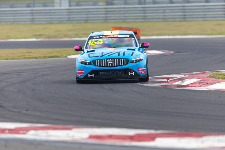Ehrlacher pips Azcona for pole with his last lap in Chengdu