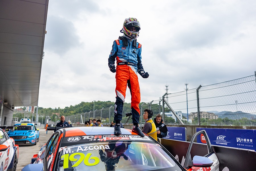 The Azcona-Michelisz duo score another 1-2 at Zhejiang